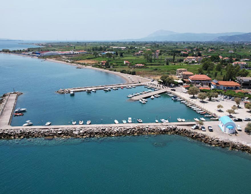 ΛΙΜΑΝΙ ΧΙΛΙΑΔΟΥΣ4