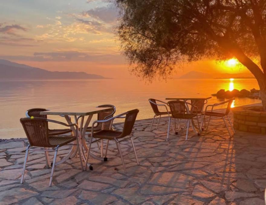 Ο ΝΤΙΝΟΣ0