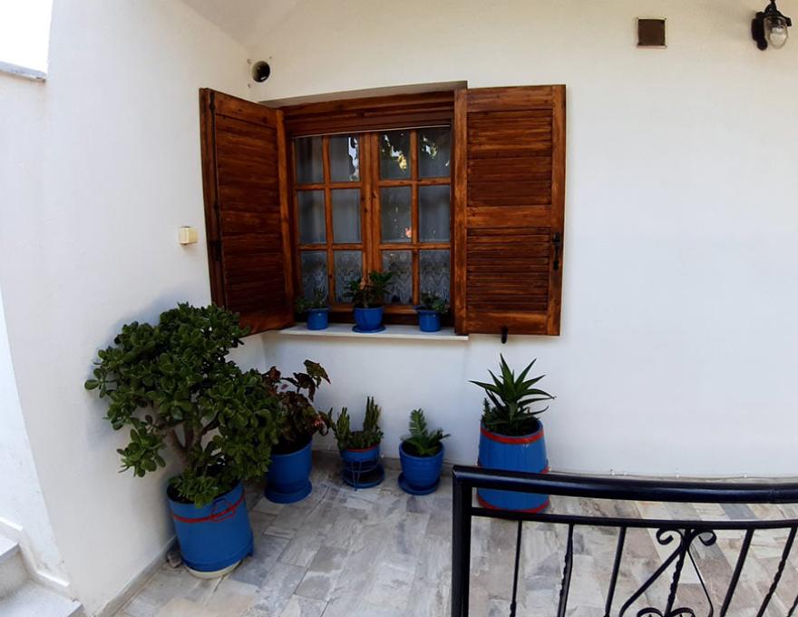 GLYFADA’S FAMILY APARTMENT0