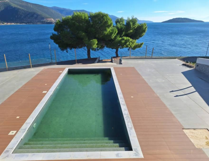TRIZONIA BAY1
