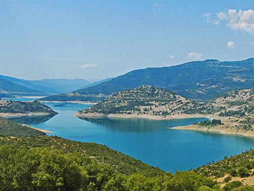 ΤΕΧΝΗΤΗ ΛΙΜΝΗ ΜΟΡΝΟΥ